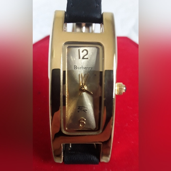 CLASSIC BURBERRY LEATHER BAND WATCH - Picture 3 of 16